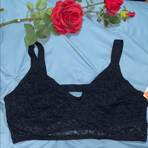 Colsie Tops - Black lace bralette